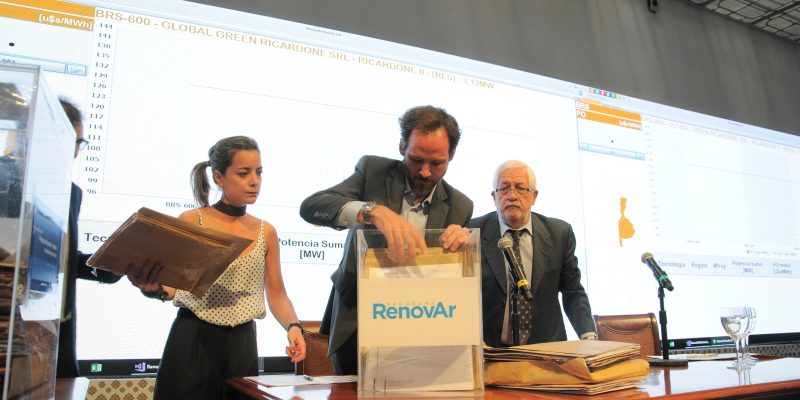 RenovAr 3: el gobierno argentino adjudicó 38 nuevos proyectos de energías renovables por 259 MW y convocó a otros 12 a igualar precio mínimo